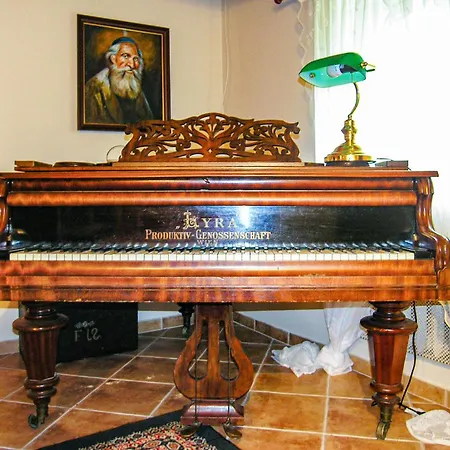 Awesome In Pleszew With Wifi Vakantiehuis Zawidowice